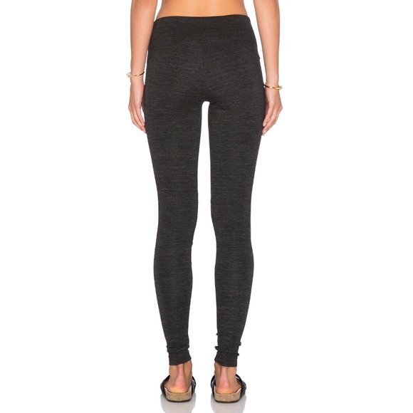 Revolve Getting Back to Square One Iconic Leggings Women's Size M - Picture 3 of 7